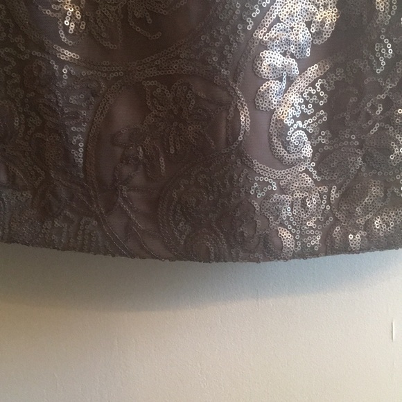 🔻Banana Republic Sequin Shift Dress - Picture 9 of 11